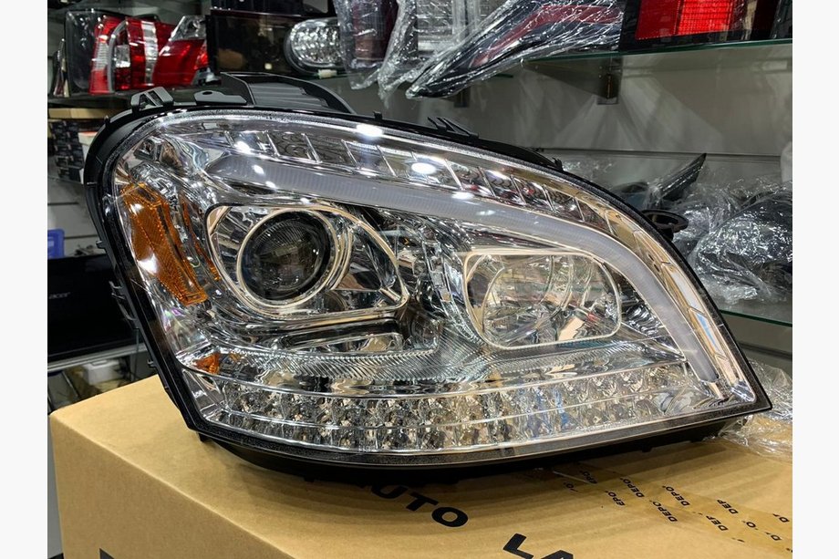 Mercedes ML W164 2005–2011 Koplampen voor (2005-2008, 2 stuks, licht) Image