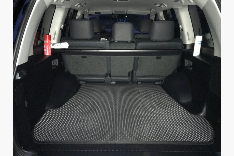 Lexus LX570/450d 2008–2022 Kofferbakmat V-1 (EVA, 5 zitplaatsen, zwart) Image