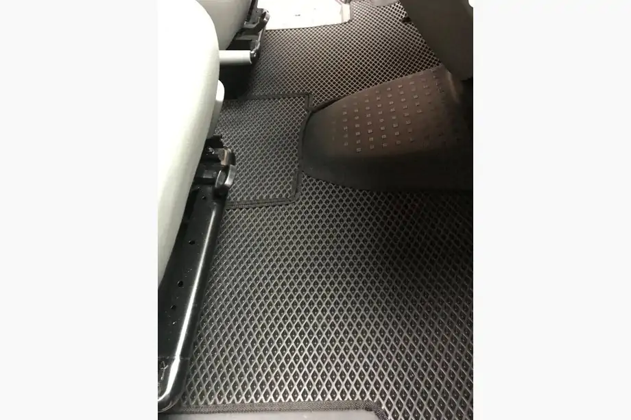 Volkswagen T5 Caravelle 2004–2010 EVA automatten (zwart, voor, 1+1) Foto 1