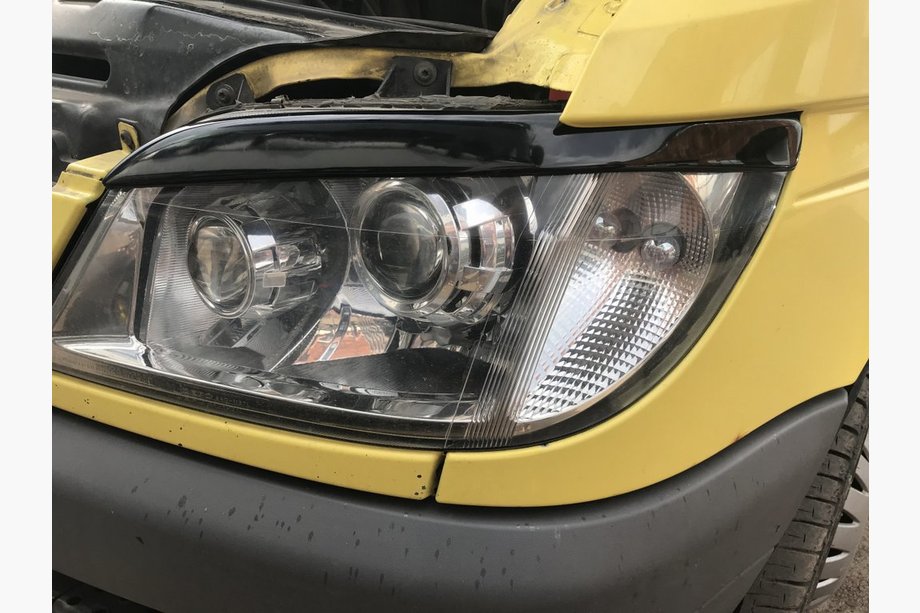 Mercedes Sprinter W901/902/903/904/905 1995–2006 Koplamp eyelids (zwart, ABS, 2000-2006) Mat zwart Image