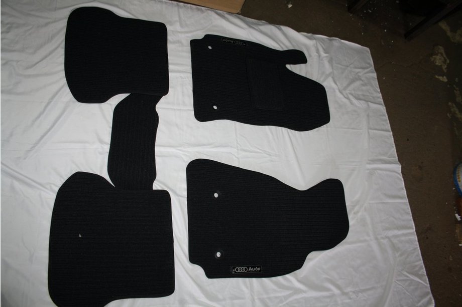 Audi A1 2010–2018 Textielen automatten voor interieur (Corona) Image