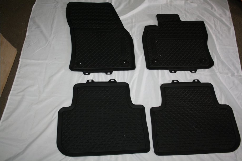 Volkswagen Tiguan 2016–2023 Rubberen automatten (set van 4, origineel) Image