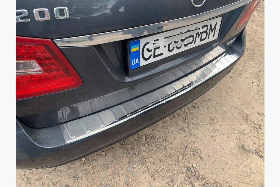 Mercedes E-klasse W212 2009–2016 Achterbumperlijst Carmos (SW, RVS) Foto 1