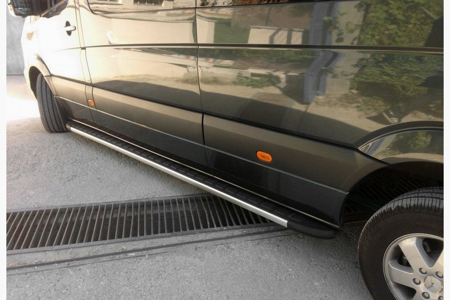 Mercedes Sprinter W907/W910 2018– Duru zijtreden (set van 2, aluminium) Image