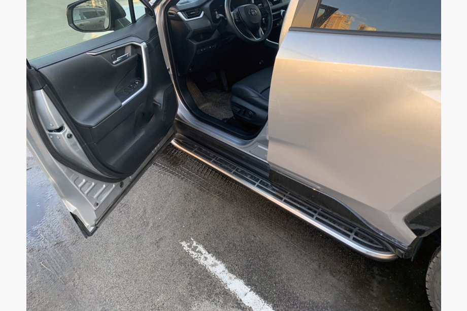 Toyota Rav 4 2019–2025 OEM V1A side steps (2 stuks, aluminium) Image