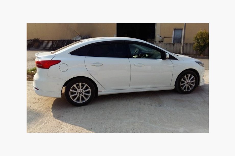 Ford Focus III 2011–2017 Zijskirts Sedan 2015↗ (spuitklaar) Image