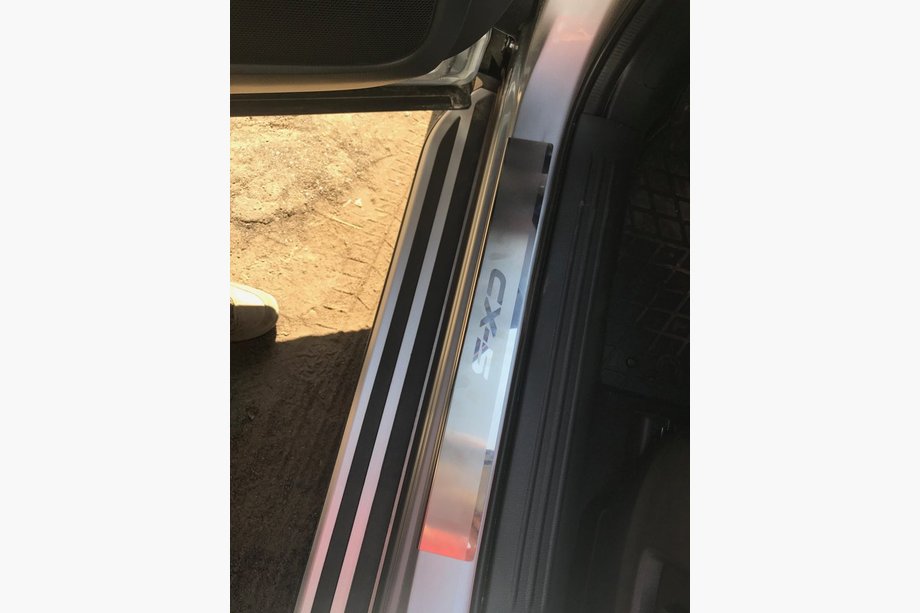 Mazda CX-5 2017–2025 Nataniko RVS dorpellijsten (set van 4) Standaard - Lohmann-tape, 0,5 mm Image