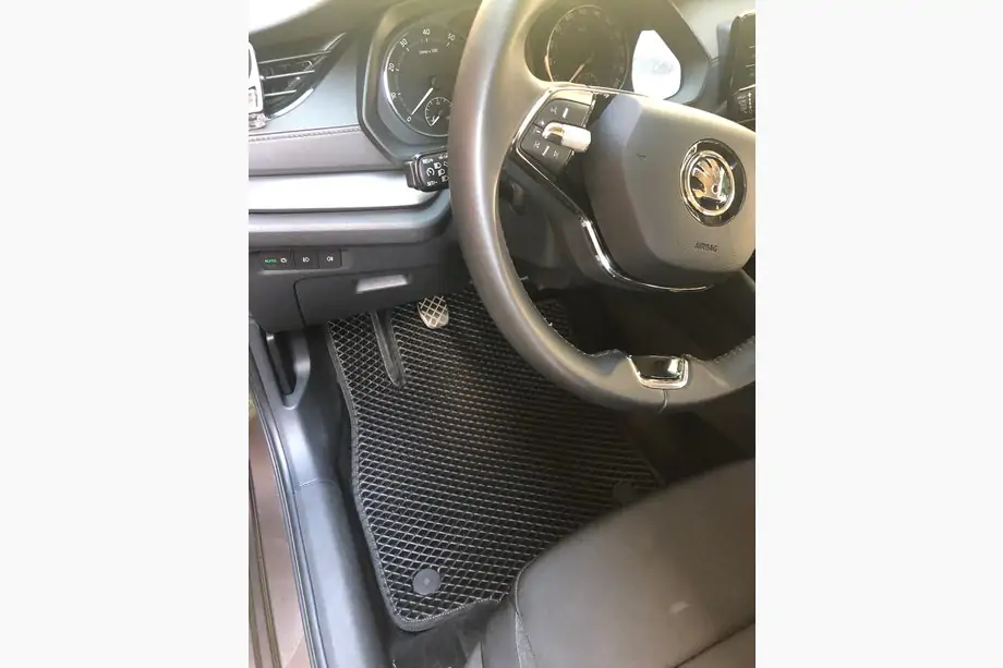 Skoda Octavia IV A8 2020– EVA automatten (zwart) Foto 1