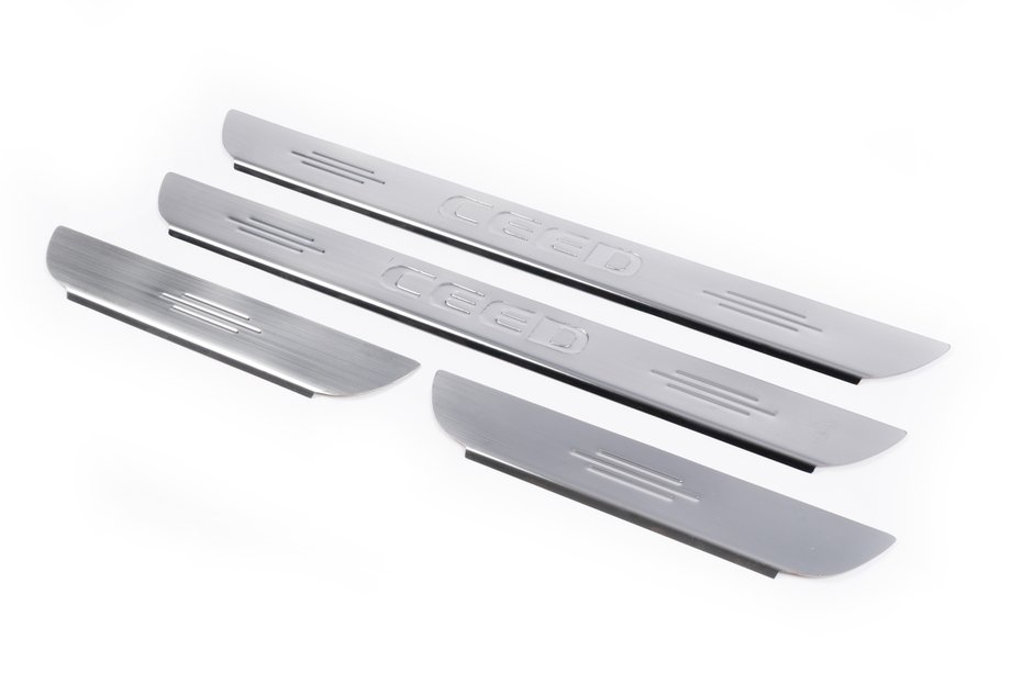 Kia Ceed 2007–2012 Carmos instaplijsten RVS (4 stuks) Image