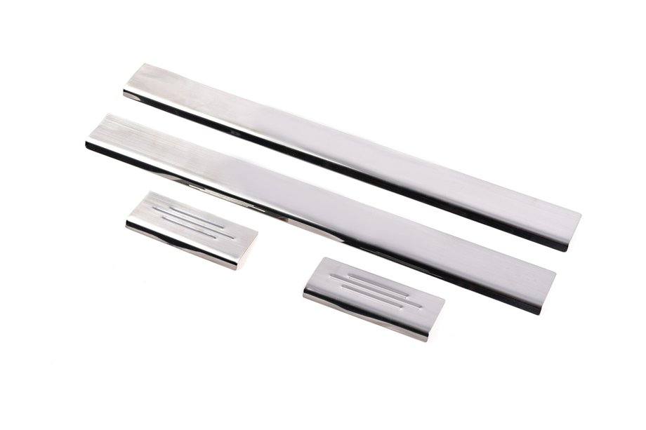 Toyota Yaris 2006–2011 Carmos dorpellijsten (set 4 stuks, RVS) Foto 1