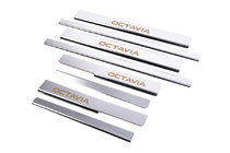 Skoda Octavia III A7 2013–2019 Carmos V1 dorpellijsten (8 stuks, RVS) foto 3