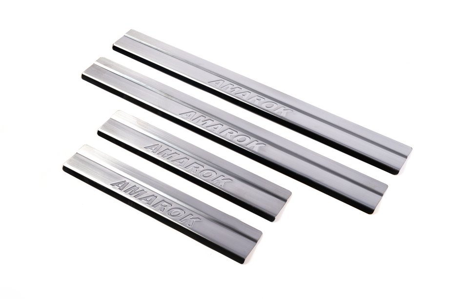 Volkswagen Amarok 2010–2022 Carmos V1 RVS instaplijsten (set 4 stuks) Image