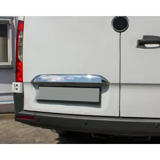 Chromen sierlijst boven de kentekenplaat (RVS)