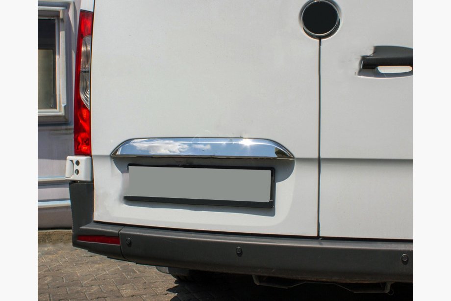 Mercedes Sprinter W907/W910 2018– Chromen sierlijst boven de kentekenplaat (RVS) Image