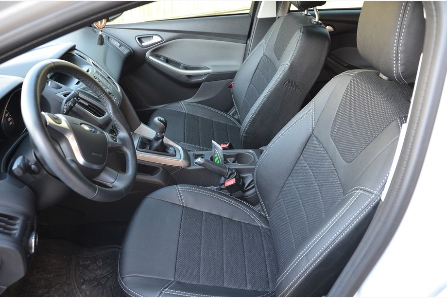 Ford Focus III 2011–2017 Pasvorm stoelhoezen van kunstleer Brothers Dynamic Image