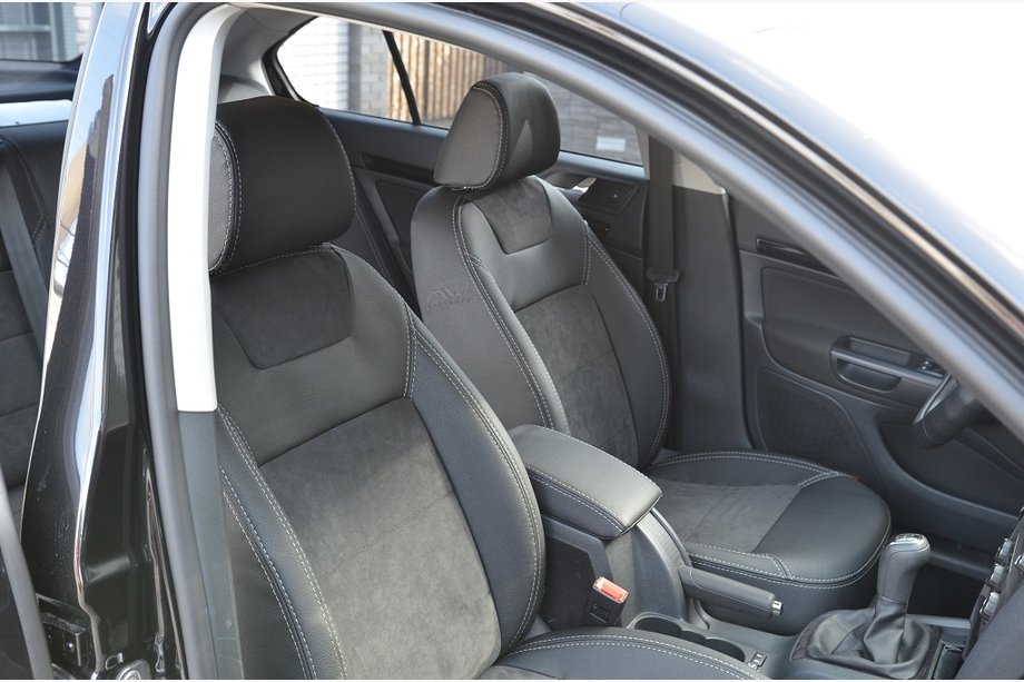Skoda Octavia II A5 2010–2013 SoyuzAuto stoelhoezen in leatherlook Image
