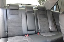 Toyota Camry 2011–2017 Autostoelhoezen (kunstleer ↗ alcantara-alternatief, Elite) foto 2