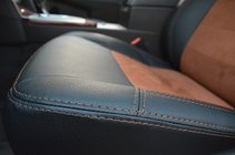 Toyota Camry 2011–2017 Autostoelhoezen (kunstleer ↗ alcantara-alternatief, Elite) foto 7