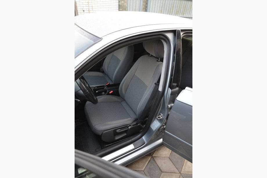 Audi A4 B7 2004–2008 Autostoelhoezen (kunstleer/stof) Image