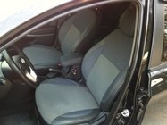Hyundai Accent 2011–2017 Autostoelhoezen (kunstleer↗stof, Premium) foto 1