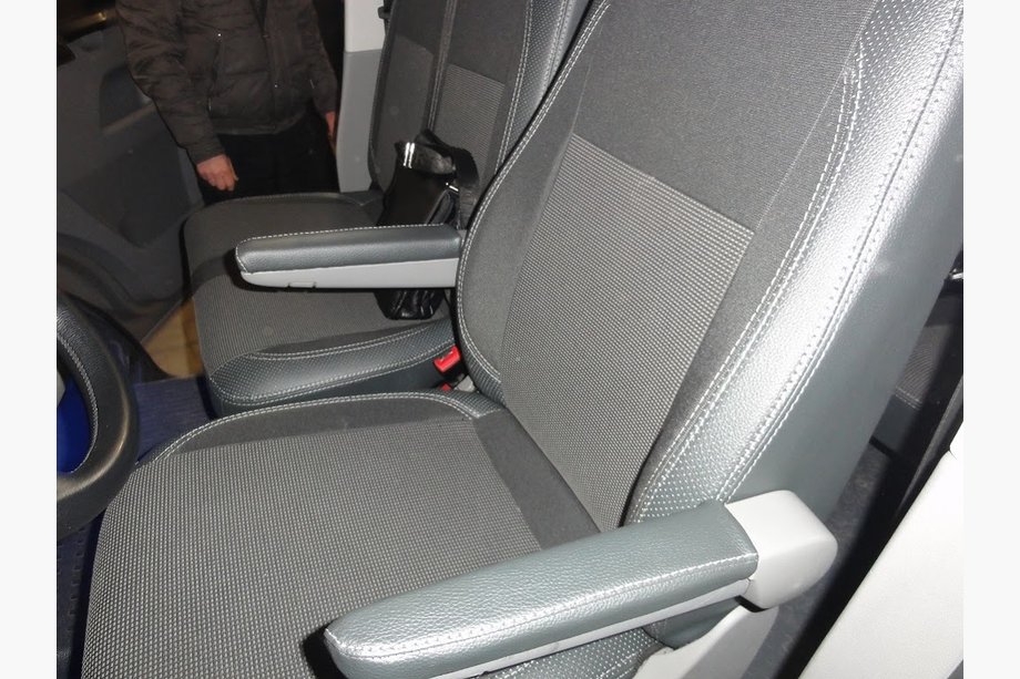 Volkswagen T5 Caravelle 2004–2010 Autostoelhoezen (kunstleer en stof, Premium) Foto 3