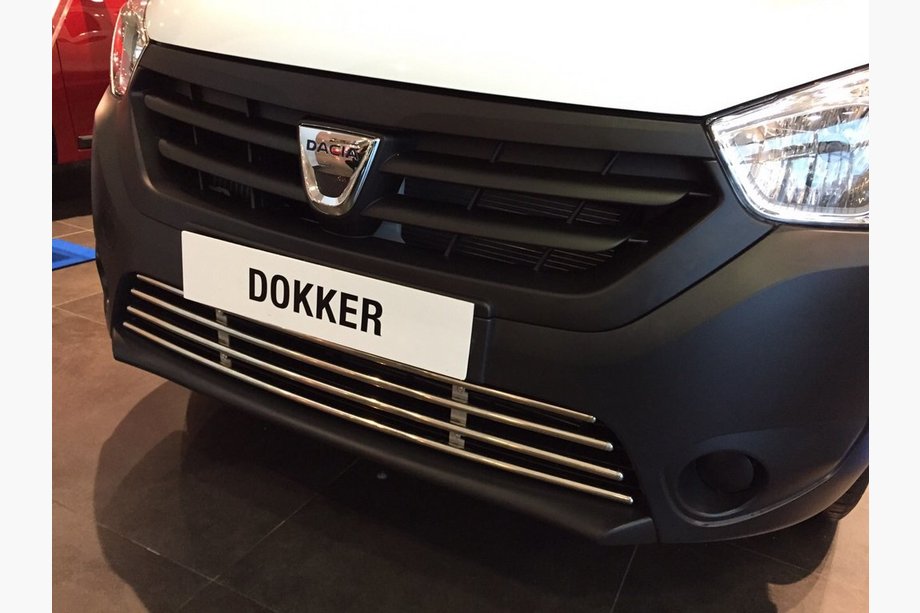 Dacia Dokker 2013–2022 Bumperrooster (RVS) Foto 4
