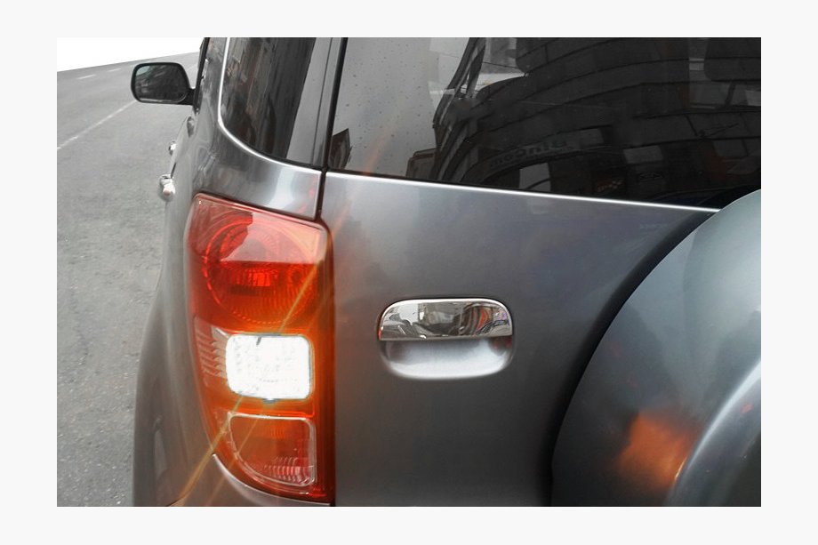 Daihatsu Terios 2006–2017 RVS afdekking voor achterklep-openingsgreep Foto 1