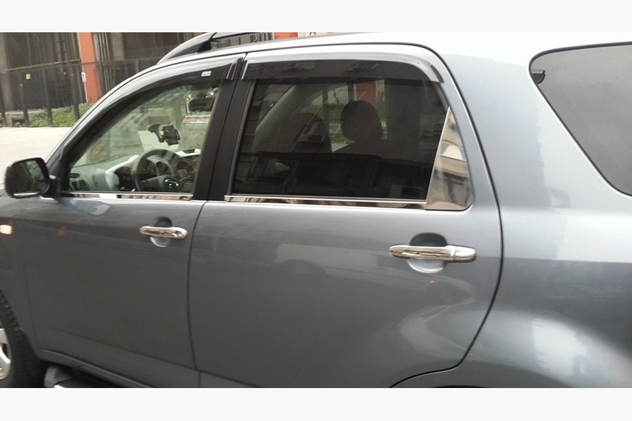 Daihatsu Terios 2006–2017 RVS sierlijst voor raamdeflectoren (2 stuks) Image