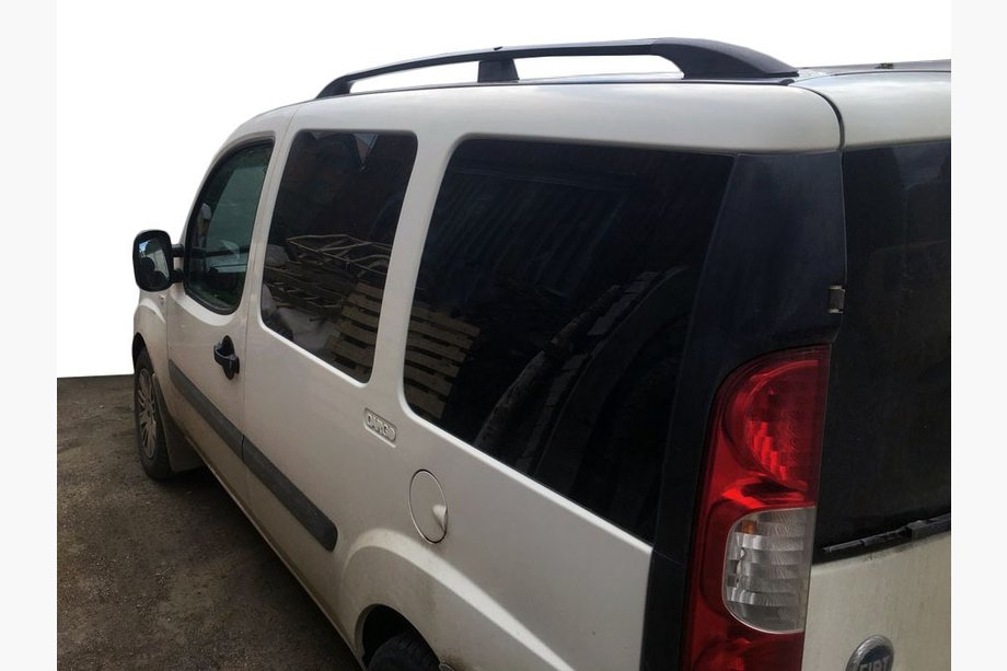 Fiat Doblo I 2005–2010 Zwarte dakrails Maxi basis, kunststof voeten Image