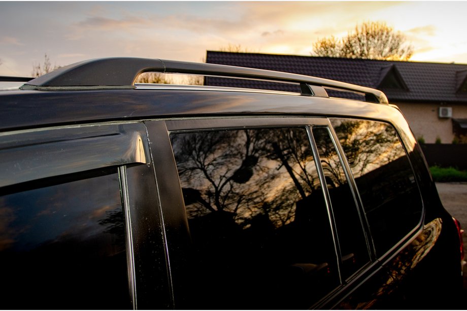 Toyota Land Cruiser 200 2007–2021 Dakrails Premium Black (origineel design, 2 stuks) Foto 1