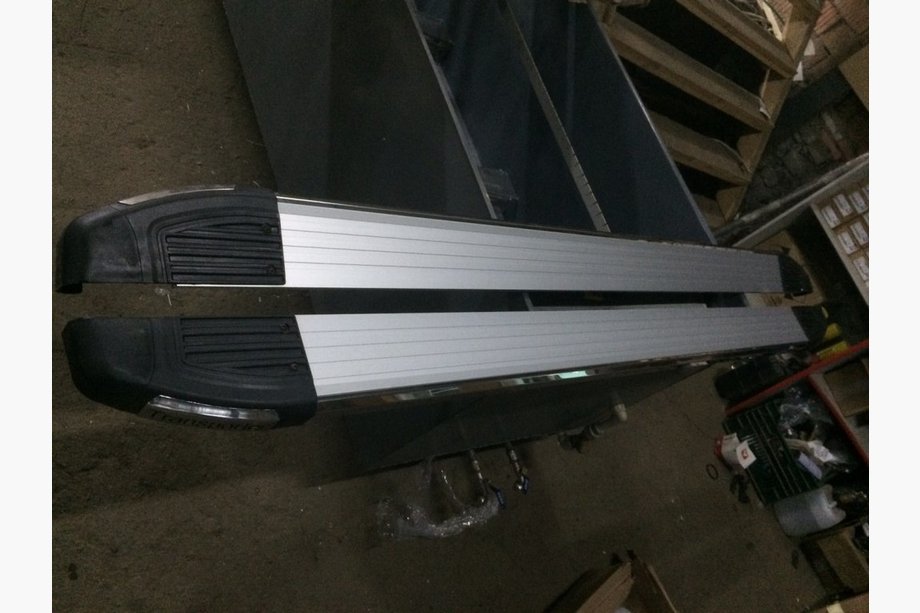 Volkswagen T5 2010–2015 UITVERKOOP!!! Zijbeugels (2 st., aluminium) Image