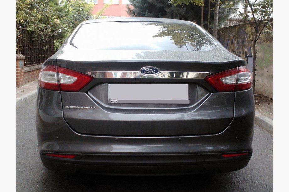 Ford Fusion 2012–2020 Chromen sierlijst boven de kentekenplaat (RVS) Image