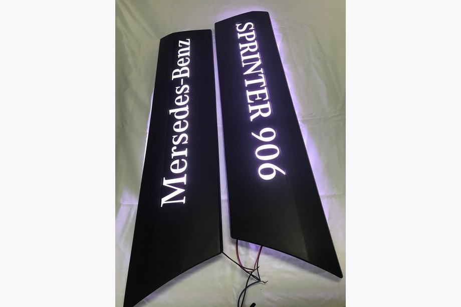 Mercedes Sprinter W906 2006–2018 Deurstrip met verlichting (2 stuks) Sprinter 906 Image