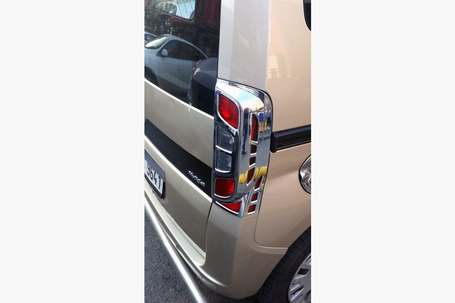 Fiat Fiorino/Qubo 2008–2024 Chromen remlichtcovers met bocht (set van 2, kunststof) Foto 8