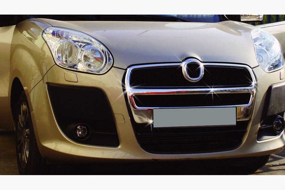Fiat Doblo II 2010–2022 RVS sierlijsten voor radiateurgrille (2010-2015, volledige set) Image