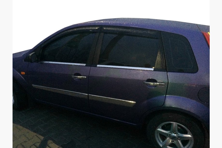 Ford Fiesta 2002–2008 Buitenste raamlijstenset (4-delig, RVS) Foto 3