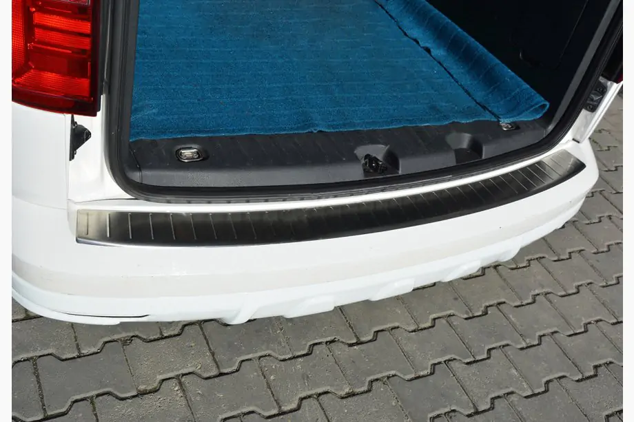 Volkswagen Caddy 2015–2020 OmsaLine RVS achterbumper sierlijst Image