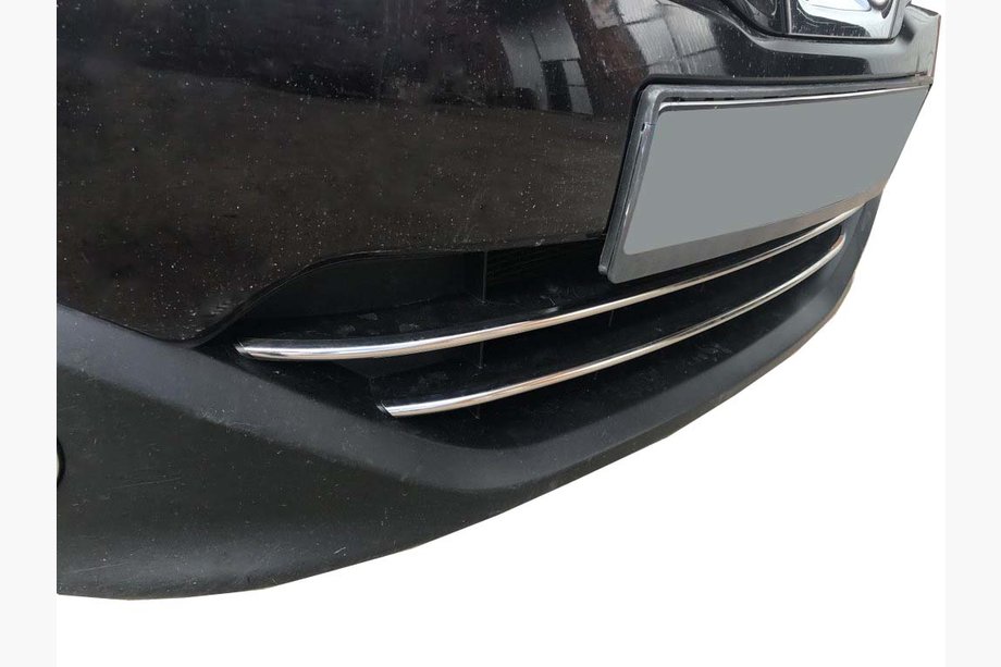 Nissan Qashqai 2010–2014 Afgeprijsd! Sierstrips voor de onderste grille (2 stuks, RVS) Foto 1