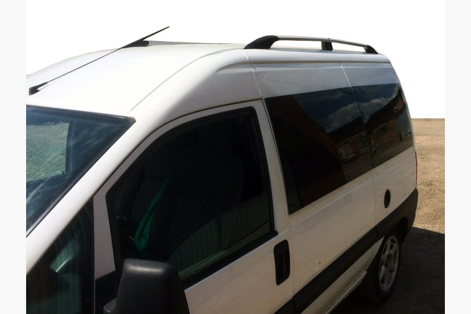 Citroen Jumpy 1996–2007 Dakrails mat grijs (kunststof voeten) Korte wielbasis Image