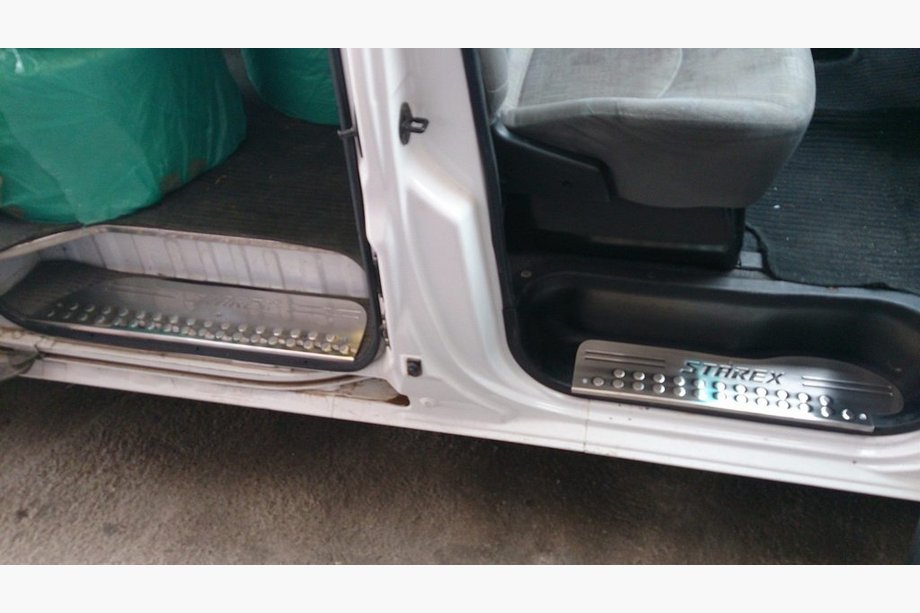 Hyundai H200, H1, Starex 1998–2007 OmsaLine dorpellijsten (3 stuks, RVS) Foto 2