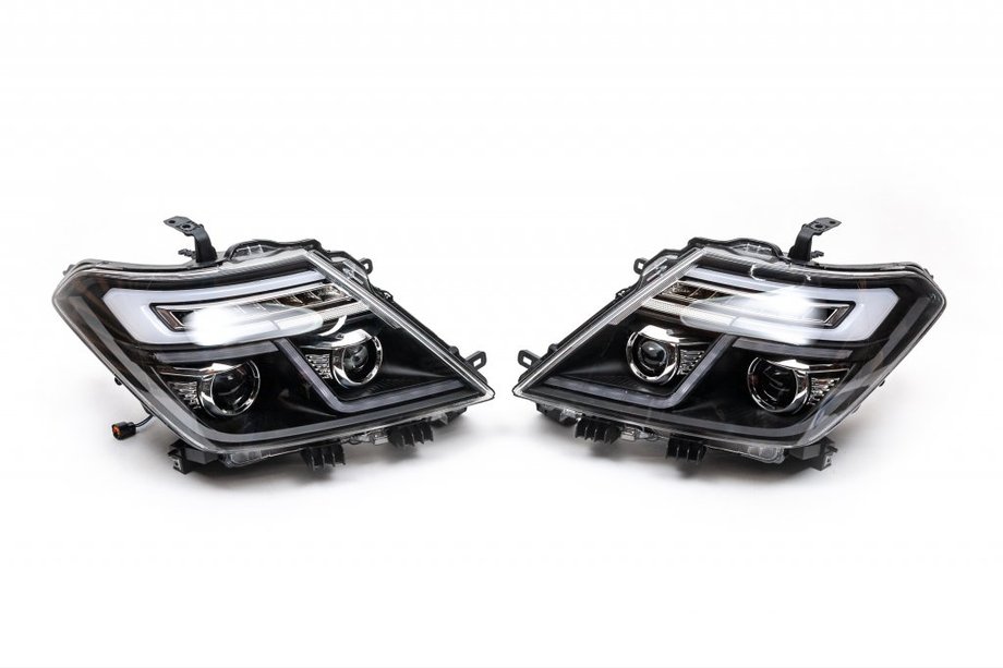 Nissan Patrol Y62 2010–2024 Koplampen 2010-2020 (2 lenzen) Image