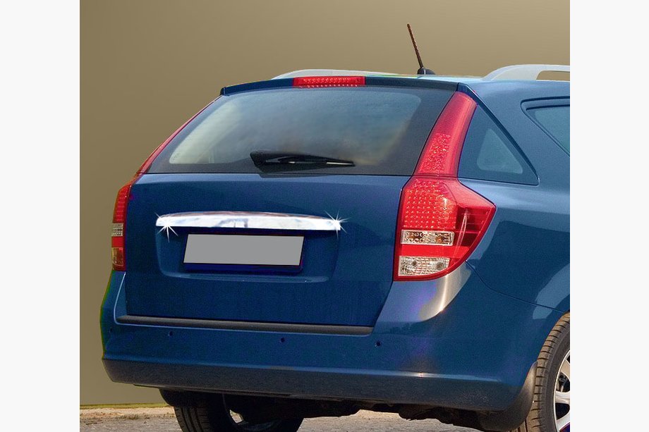 Kia Ceed 2007–2012 Sierlijst boven kentekenplaat (SW, RVS) Image