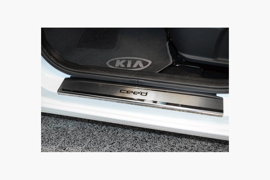 Kia Ceed 2012–2018 Nataniko RVS dorpellijsten (set van 4) Image