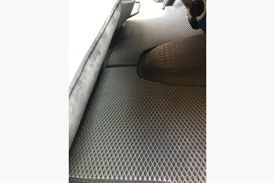 Volkswagen T5 2010–2015 EVA automatten (zwart, voor, 2+1) Image
