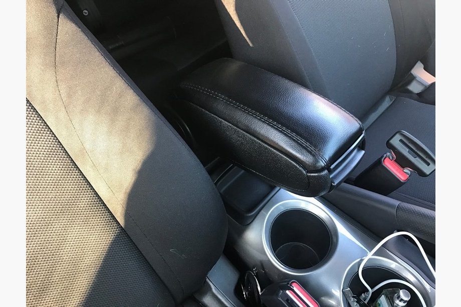 Nissan Juke 2010–2019 Armsteun Image