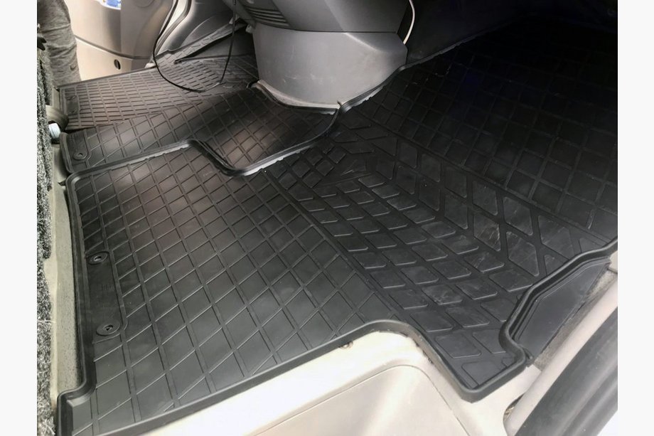 Volkswagen Crafter 2006–2016 Rubberen vloermatten (3-delig, Stingray) Image