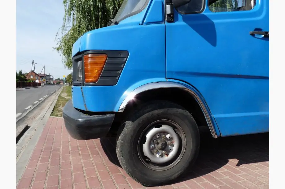 Mercedes T1 (207-410) 1977–1995 RVS wielkastlijsten (set van 4 stuks) Image