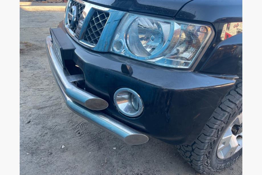 Nissan Patrol Y61 1997–2011 Voorbumper compleet gebruikt (2004-2008) Image
