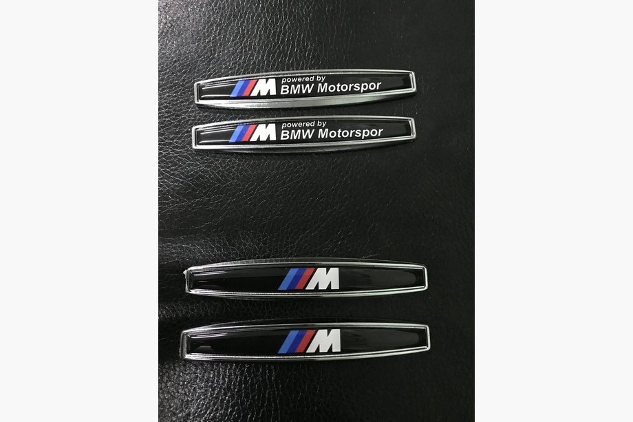 BMW X3 E83 2003–2010 Spatbordstickers (2 stuks, metaal) Image