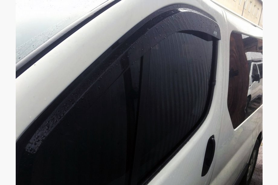 Renault Trafic 2001–2015 Raamwindschermen (2 stuks, UA) Image